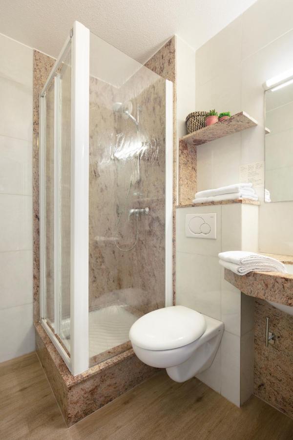 Hotel Le Collier Αντίμπ Εξωτερικό φωτογραφία