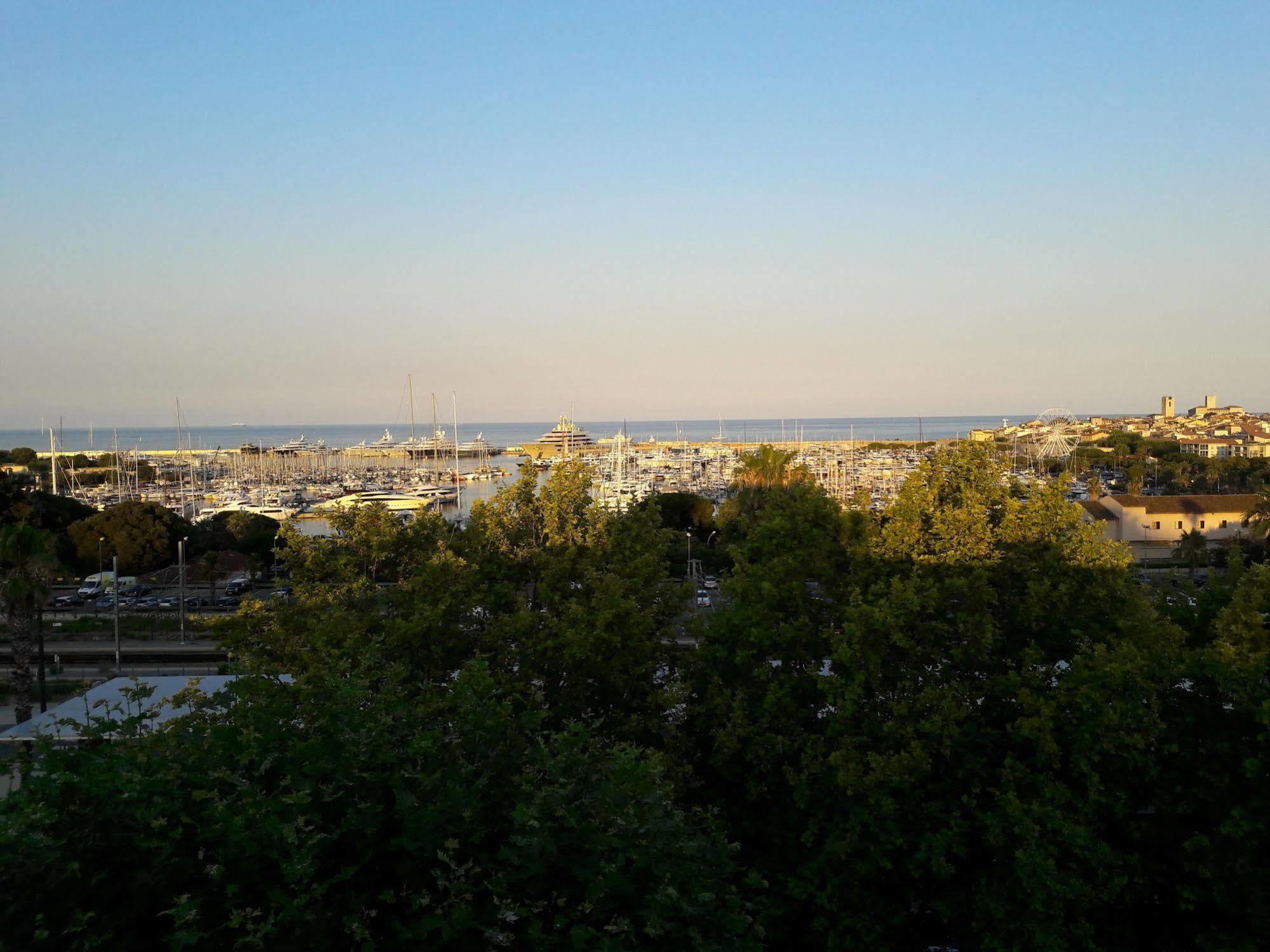 Hotel Le Collier Αντίμπ Εξωτερικό φωτογραφία