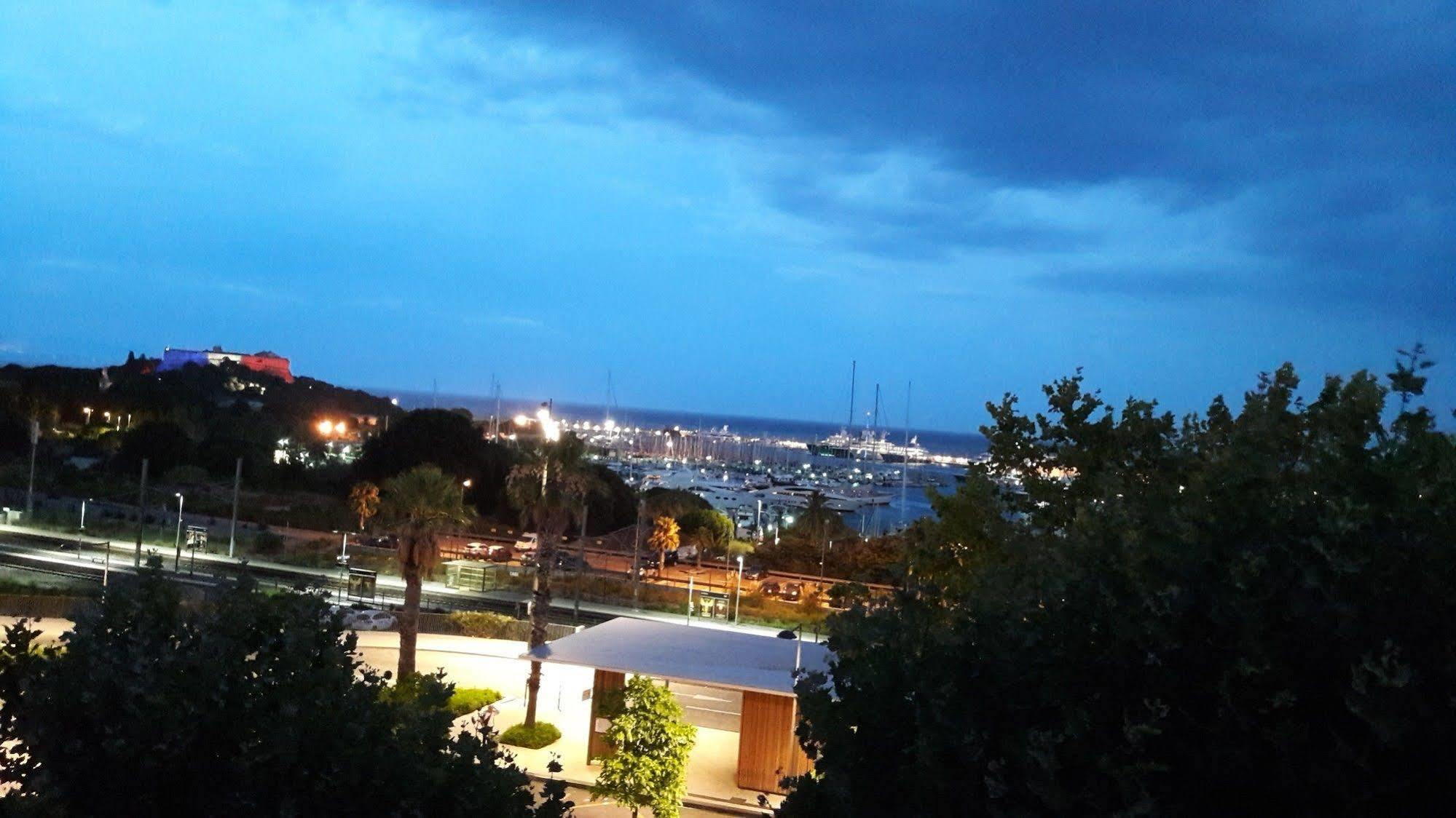 Hotel Le Collier Αντίμπ Εξωτερικό φωτογραφία